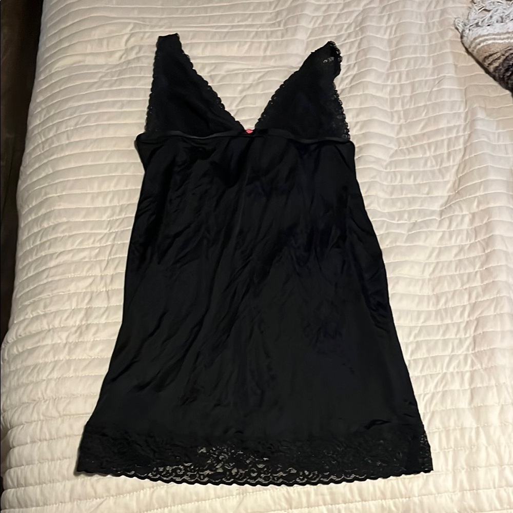 Elegant Black Lace Trim Nightgown